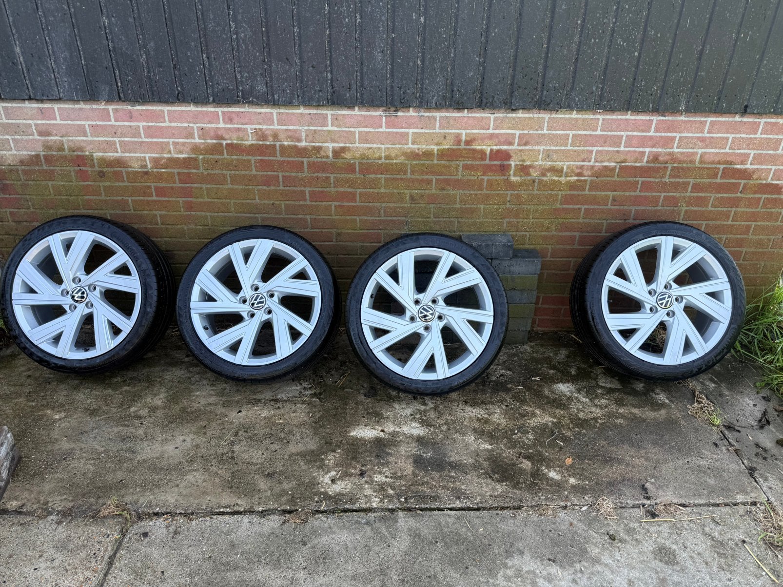 Orginele bergamo volkswagen velgen 18 inch (zomerbanden), Auto-onderdelen, Banden en Velgen, Ophalen, 18 inch, Gebruikt, Banden en Velgen
