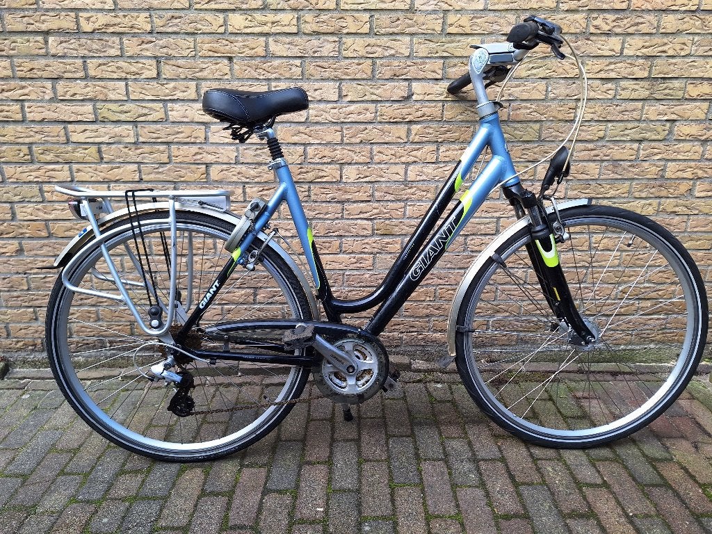 Damesfiets, Giant Solution DX, 21 versnellingen framemaat 57, Ophalen, Gebruikt, Velgrem, Versnellingen