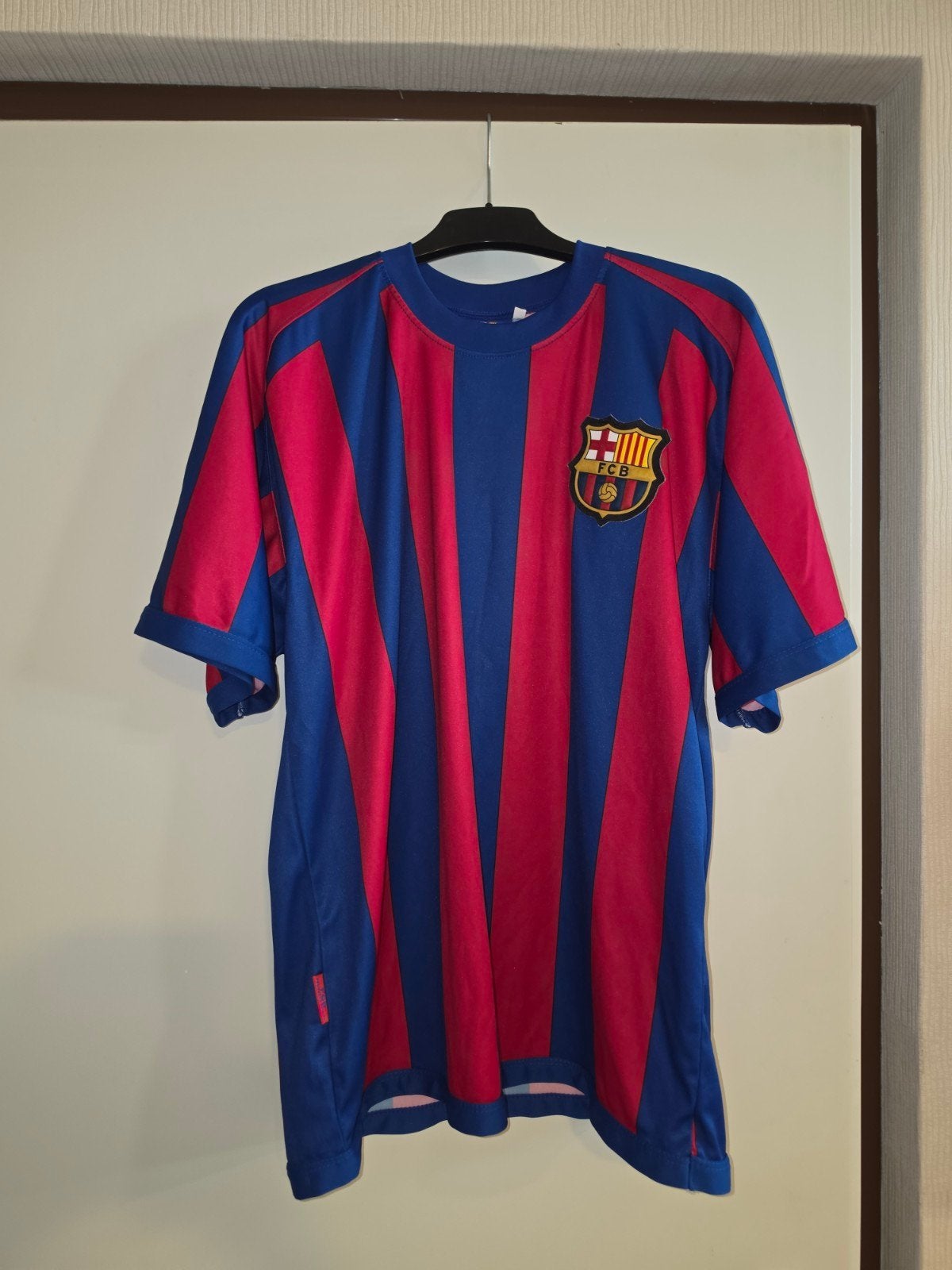 FC Barcelona Ronaldinho #10 officieel (geen NIKE), Sport en Fitness, Voetbal, Maat S, Ophalen of Verzenden, Gebruikt, Shirt