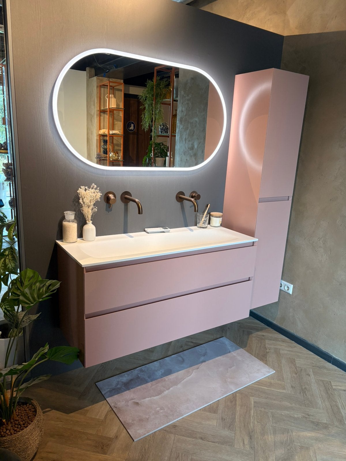 Badmeubel + hoge kast solid surface wastafel met of zonder k