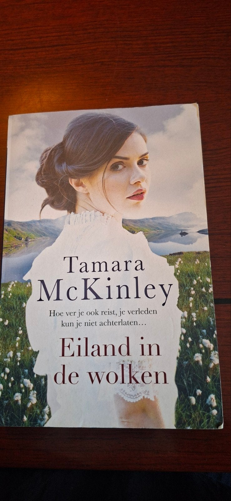 Tamara - McKinley - Eiland in de Wolken, Ophalen of Verzenden, Gelezen