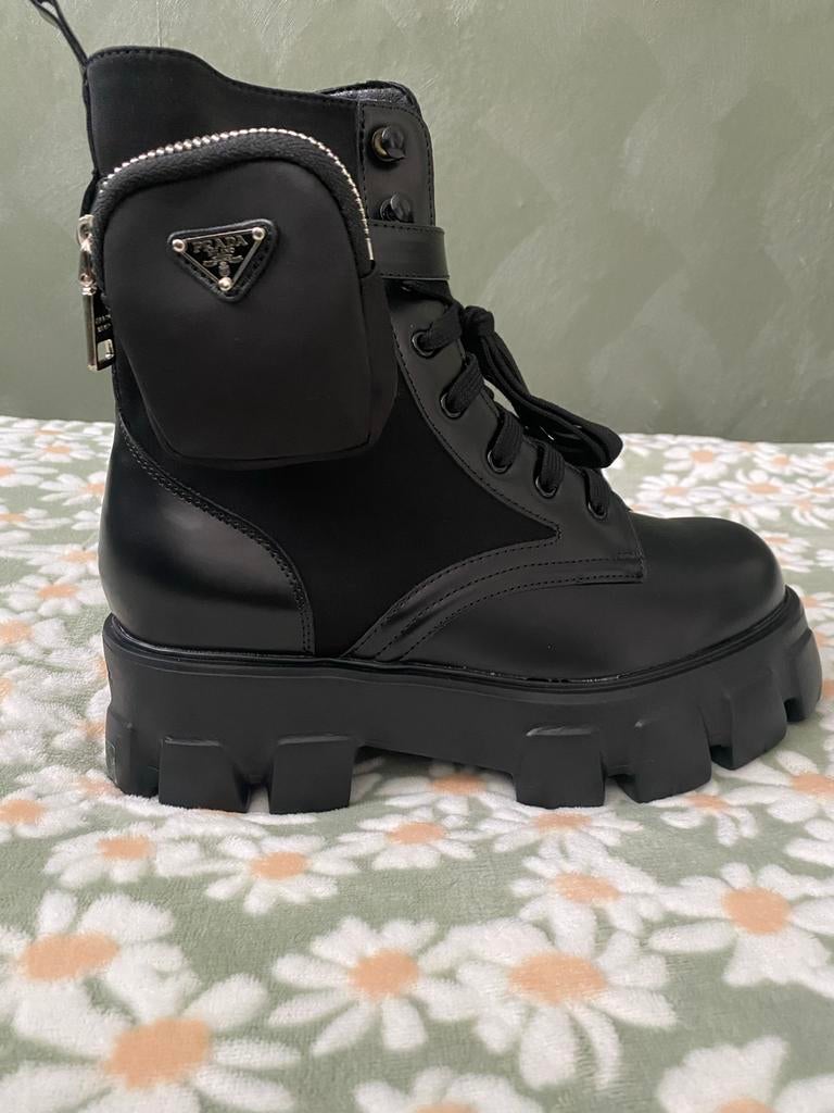 Prada dames laarsjes zwart, Ophalen of Verzenden, Nieuw, Zwart, Lage of Enkellaarzen