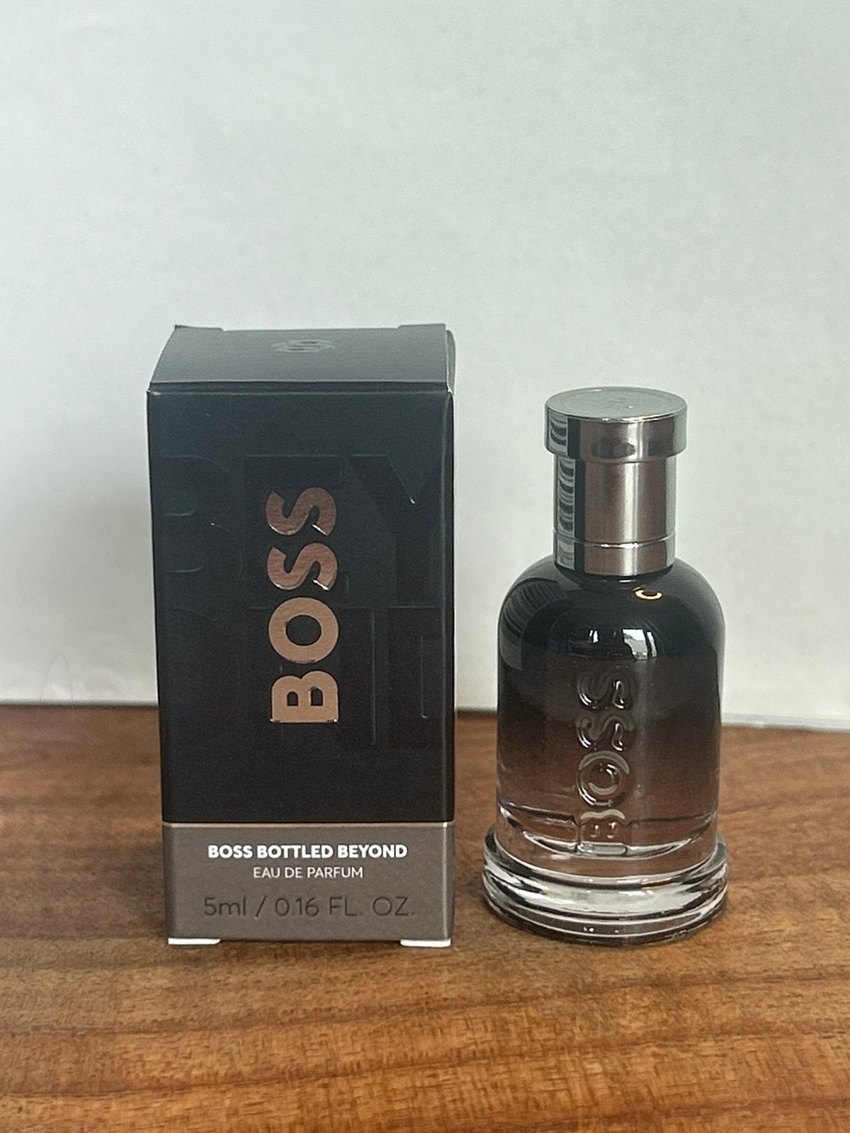Hugo Boss - Bottled beyond miniatuur 5ml edp, Ophalen of Verzenden, Nieuw