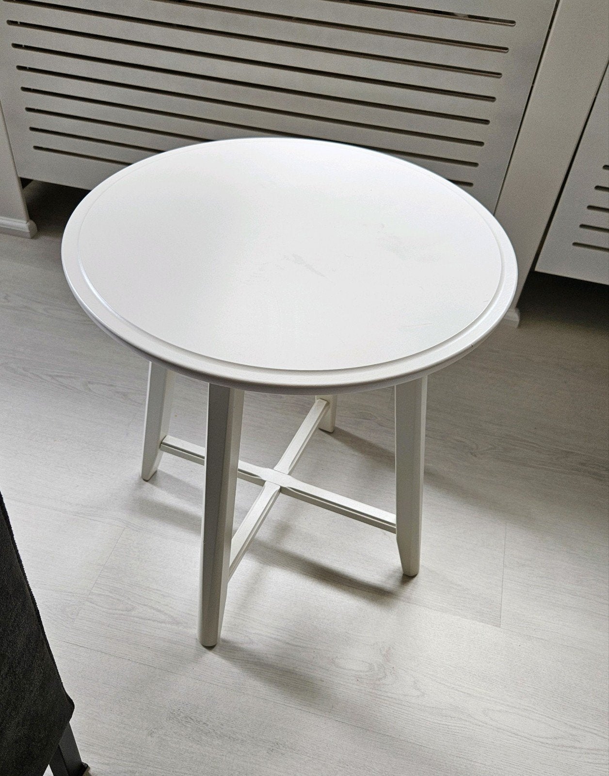 Witte ronde bijzettafel, Minder dan 55 cm, Gebruikt, Rond, Modern