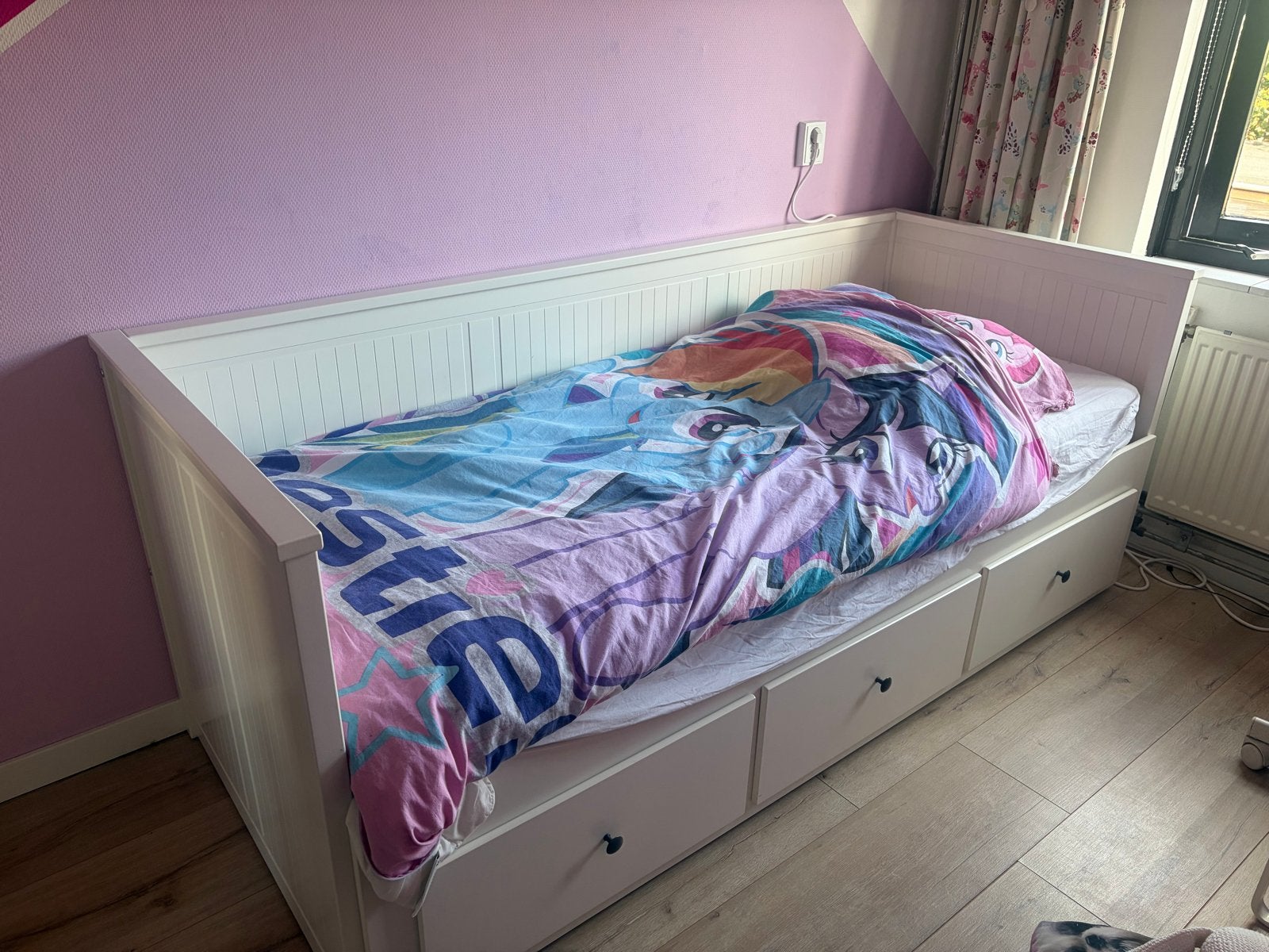 IKEA uitschuifbaar bed (een- of tweepersoons), Huis en Inrichting, Ophalen, Wit, Tweepersoons, Overige maten