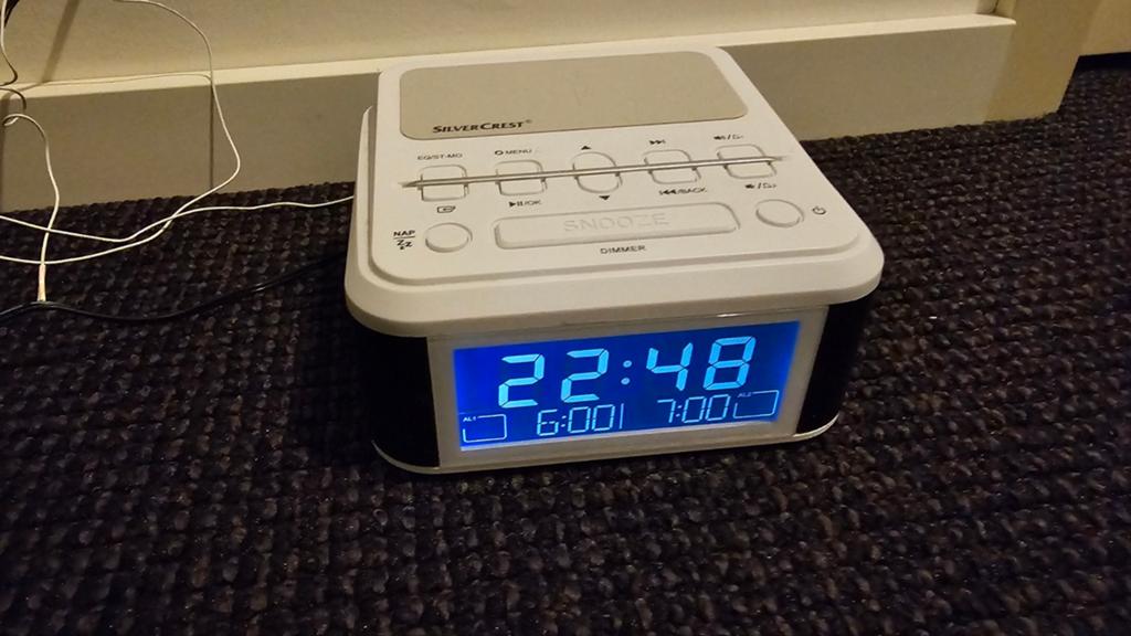 Silvercrest DAB Wekkerradio met Draadloze Oplader, Witgoed en Apparatuur, Wekkers, Ophalen