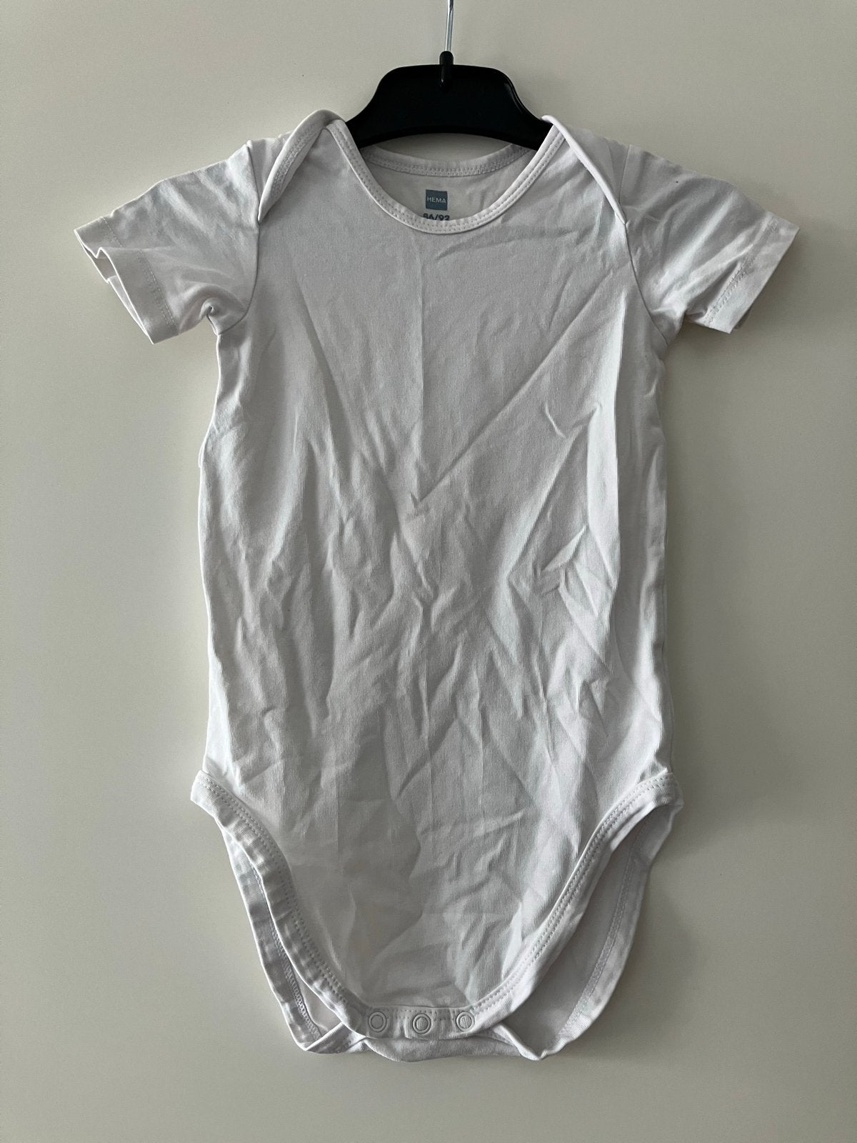 Hema romper wit korte mouw maat 86/92, Ophalen of Verzenden, Zo goed als nieuw, Jongetje of Meisje, Nacht- of Onderkleding
