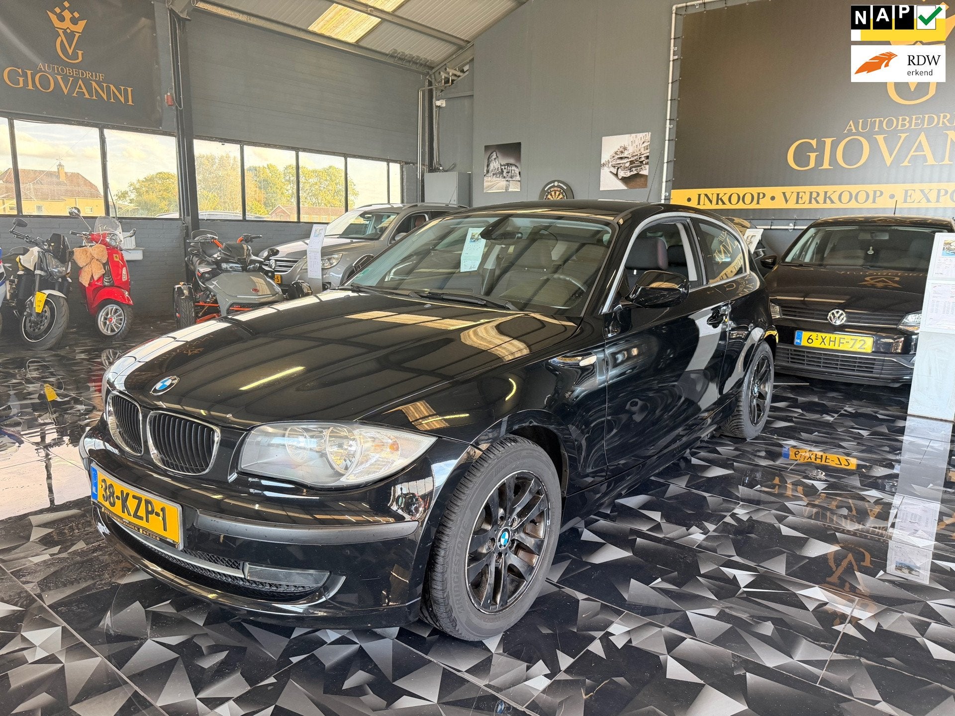 BMW 1-serie 116i Business Line inruil mogelijk, Auto's, Euro 5, 4 cilinders, 4 stoelen, Origineel Nederlands