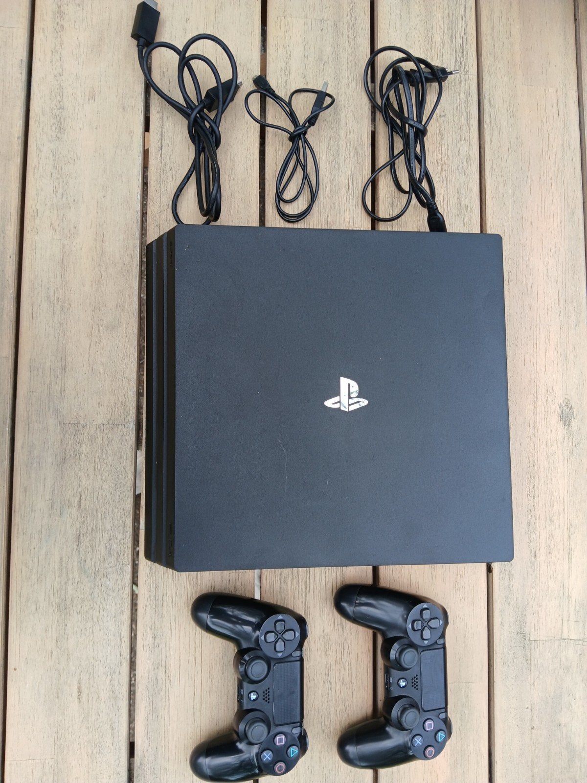 Playstation 4 pro met 2 controllers, Ophalen, Met 2 controllers, Zo goed als nieuw, 1 TB