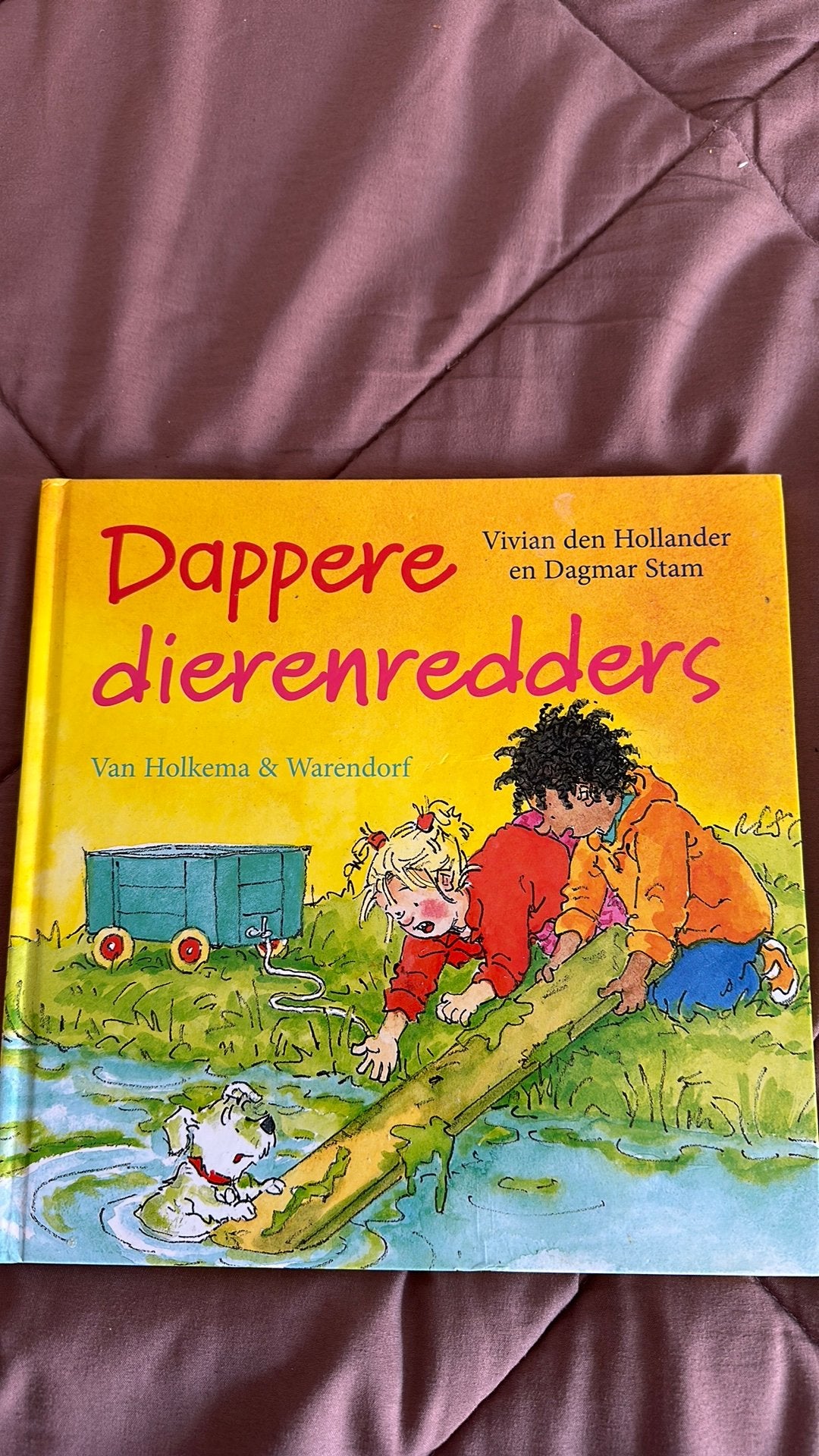 Boek dappere dierenredders, Ophalen of Verzenden, Zo goed als nieuw, Fictie algemeen