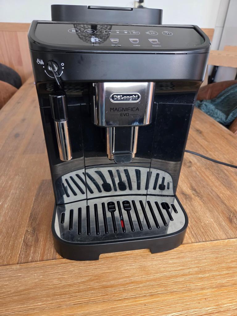 De'Longhi Magnifica Evo ECAM290.22.B Koffiemachine, Koffiemachine, Zo goed als nieuw, 1 kopje, Afneembaar waterreservoir