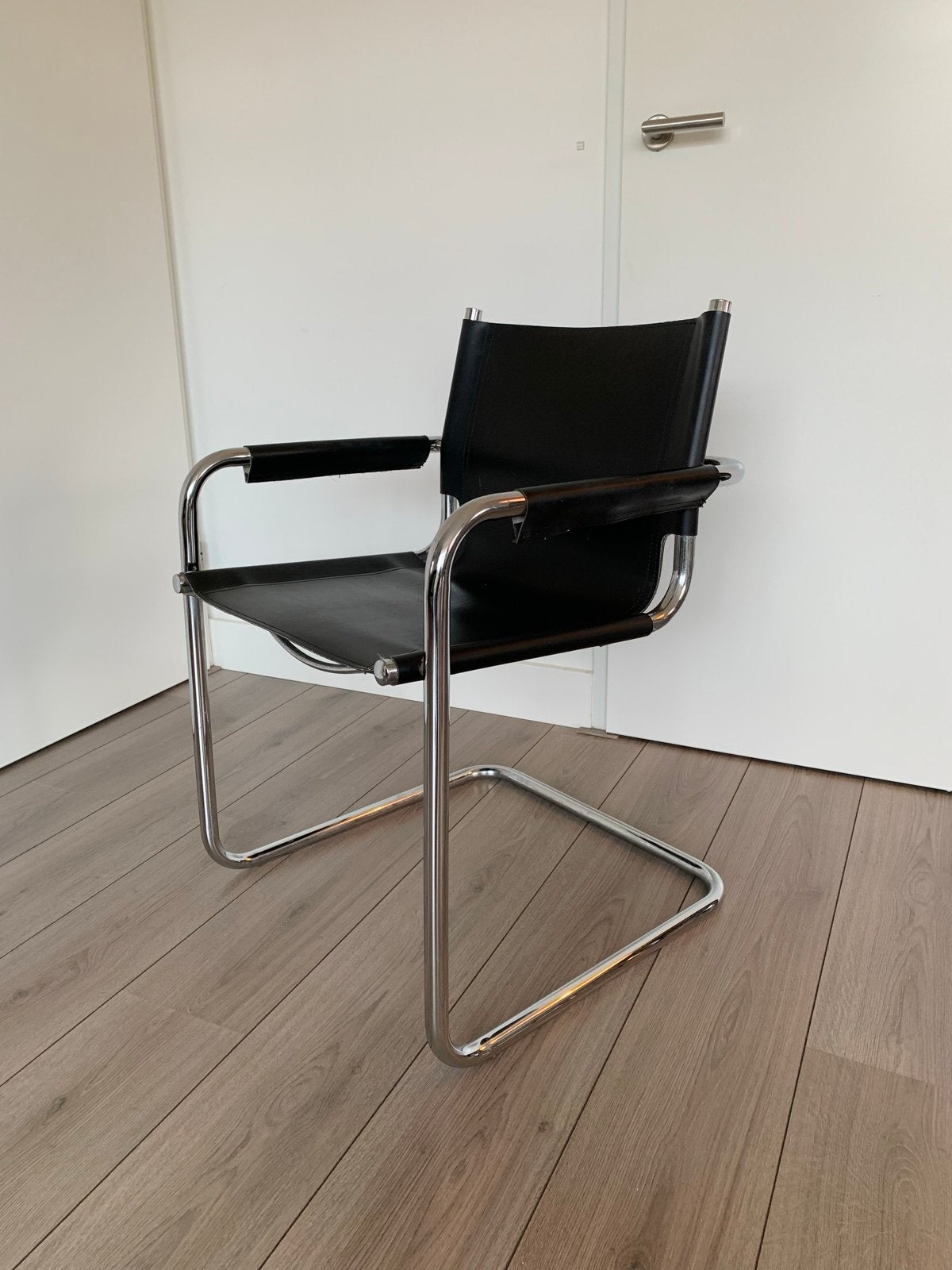 Buisframe stoel Bauhaus stijl - Replica MG5 S34/B, Huis en Inrichting, Ophalen, Gebruikt, Bauhaus, Zwart