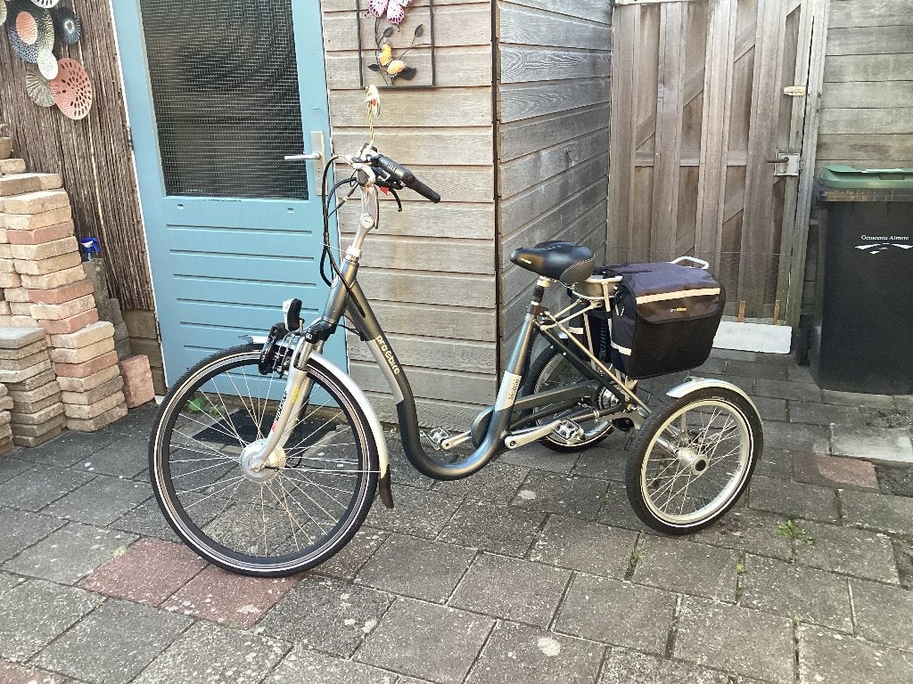 Elektrische driewieler met trapondersteuning, Fietsen en Brommers, Fietsen | Driewielfietsen, Ophalen, Zo goed als nieuw, Velgrem