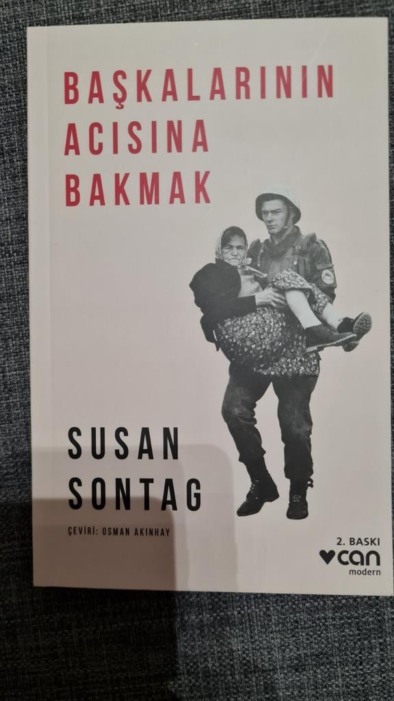 Başkalarının Acısına Bakmak - Susan Sontag (Turks), Ophalen of Verzenden, Zo goed als nieuw, Susan Sontag