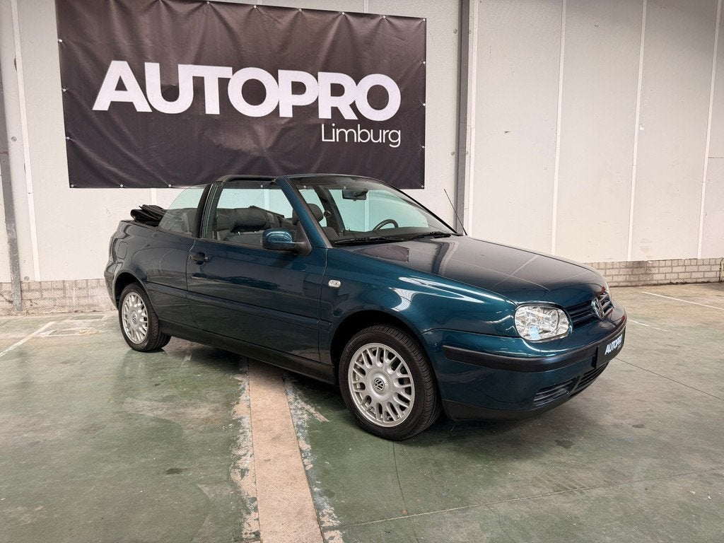 Volkswagen Golf Cabriolet 2.0 Trendline, Auto's, Stof, Gebruikt, Zwart, 4 cilinders