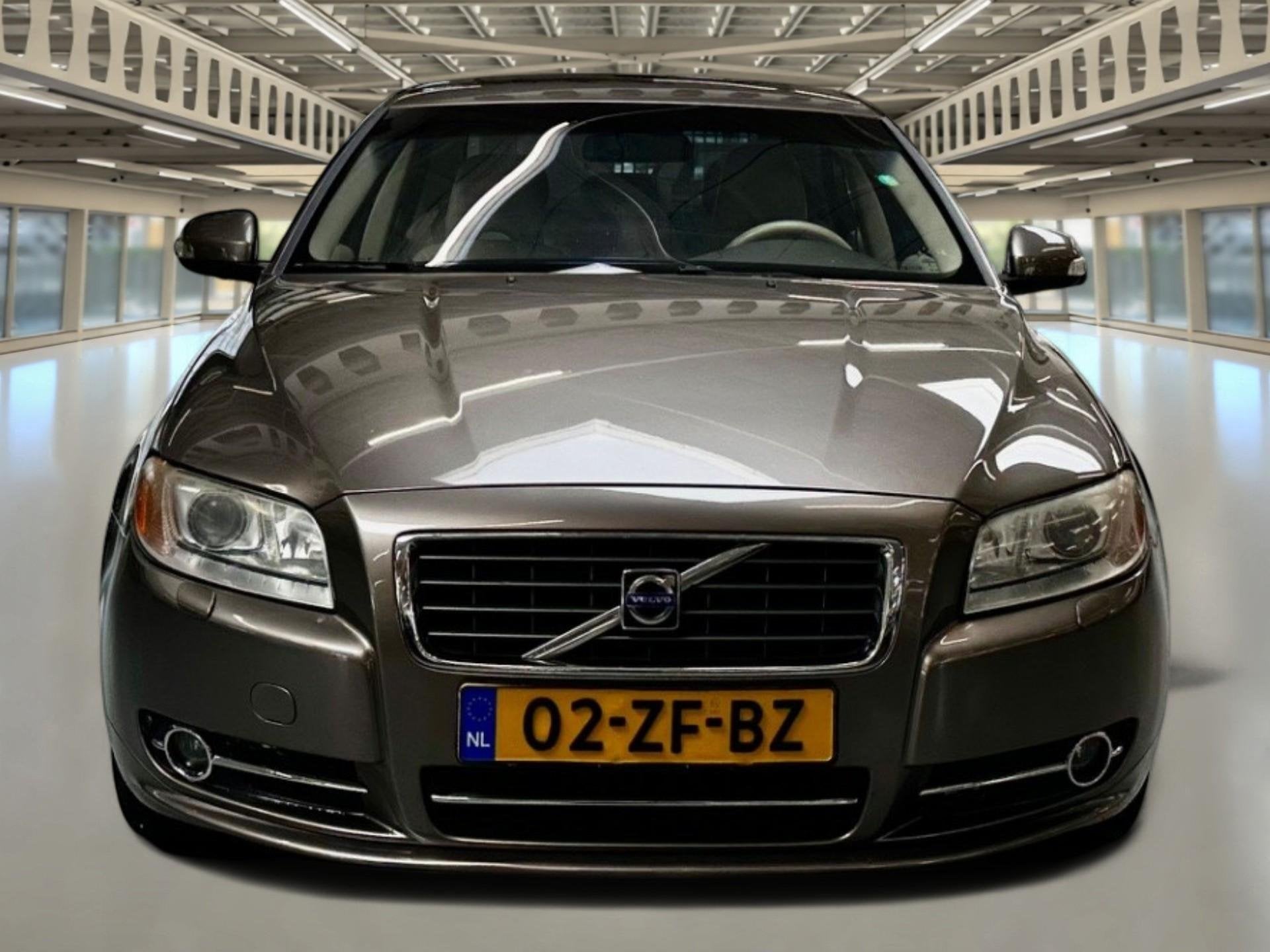 Volvo S80 3.2 AWD Summum Schuifdak, trekhaak, electr. stoele, Automaat, 238 pk, Vierwielaandrijving, Zilver of Grijs