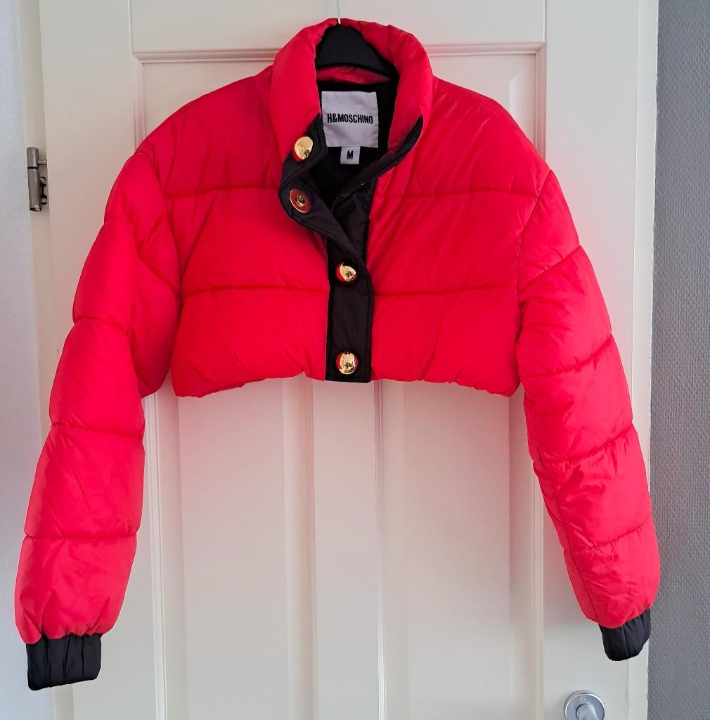Moschino x H&M cropped puffer jacket knal rood M nr 49831, Maat 38/40 (M), ., Zo goed als nieuw, Moschino