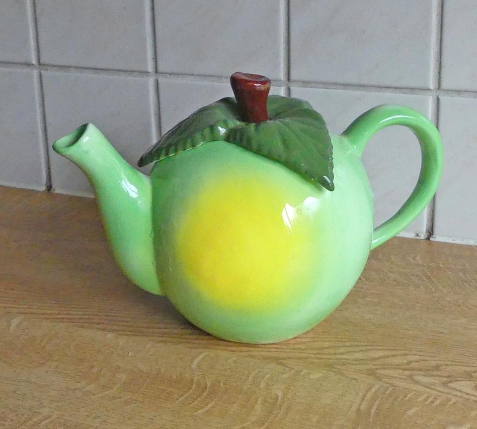Appel theepot fruit vintage theepotje, Gebruikt, Overige typen, Ophalen of Verzenden, Overige stijlen