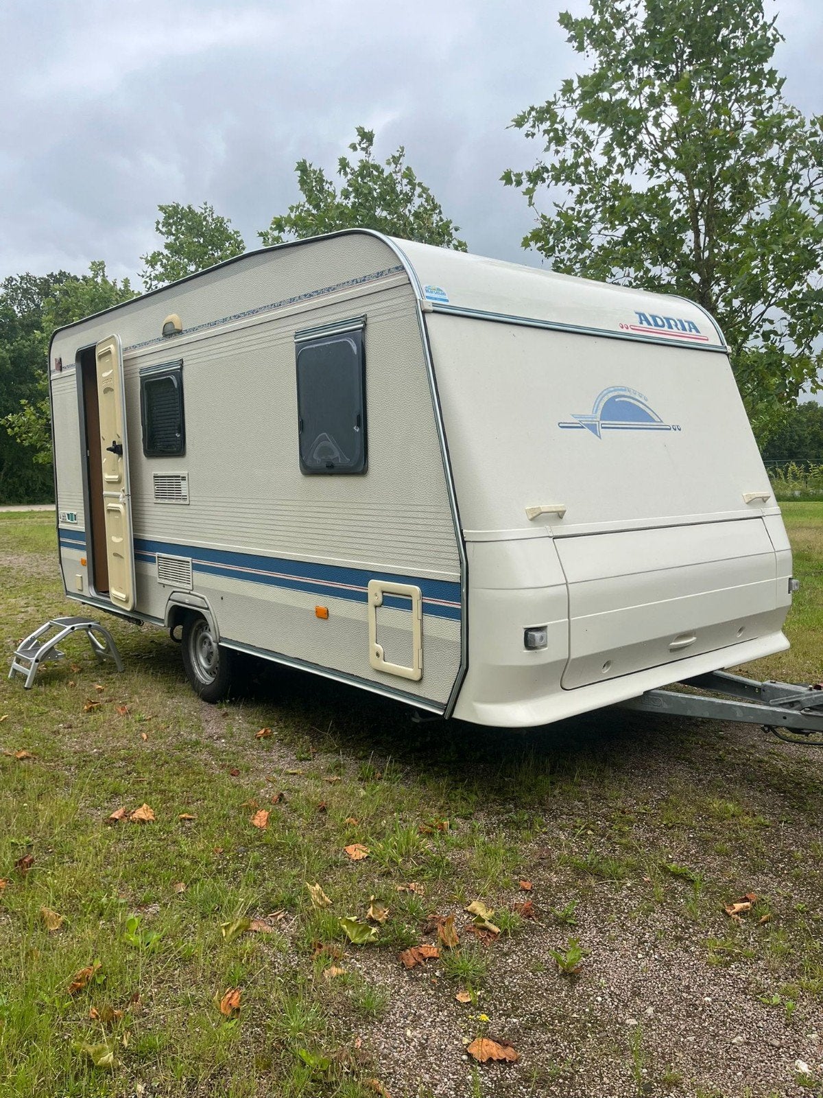 Prachtige Adria Unica 2002 432 PX Met Luifel en Frans Bed!, Schokbreker, Treinzit, 750 - 1000 kg, Particulier
