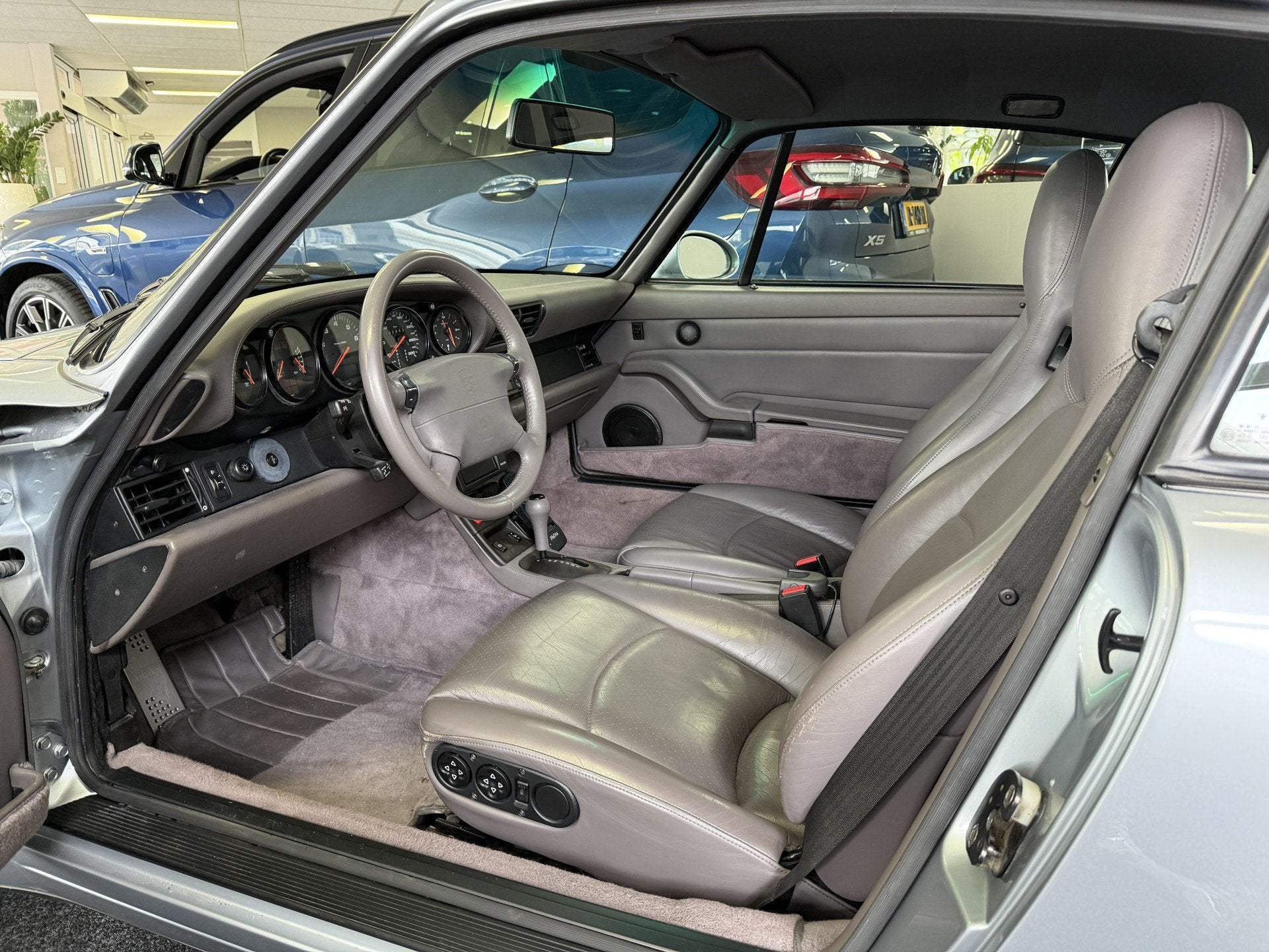 Porsche 911 993 3.6 Coupé - Lucht gekoeld - Aut. - Leder Be, Automaat, Achterwielaandrijving, 4 stoelen, Bedrijf