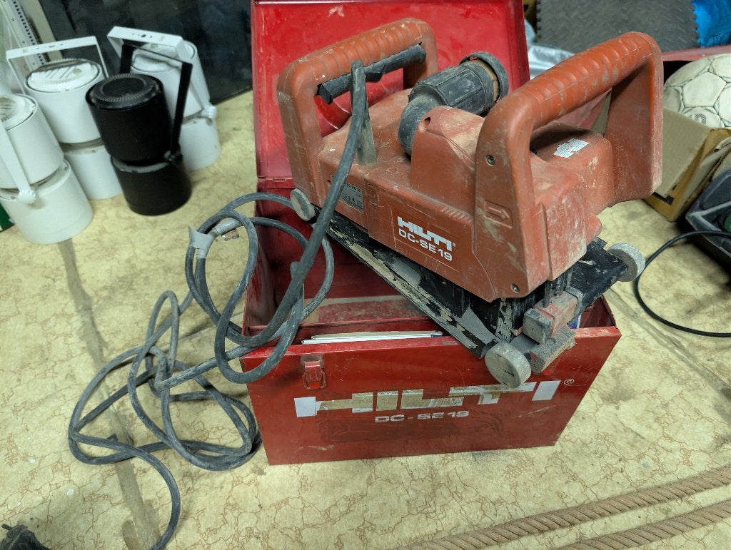Hilti DC-SE19 Sleuvenslijper met 6 nieuwe slijpschijven, Ophalen of Verzenden, Gebruikt, 1000 watt of meer, Overige typen