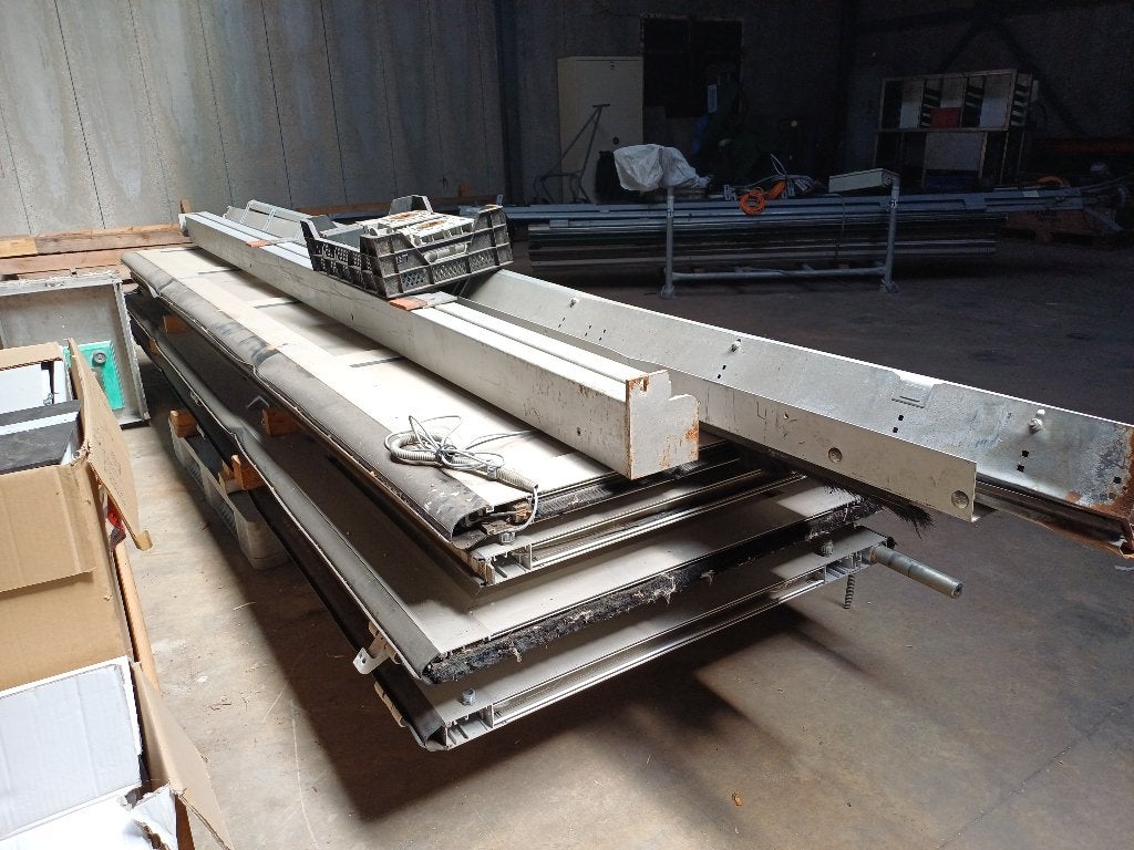 Industriele Hormann deur - 4x4 meter - zijwaarts vouwend, Doe-het-zelf en Verbouw, Ophalen, Gebruikt, Garagedeur, Vouwdeur