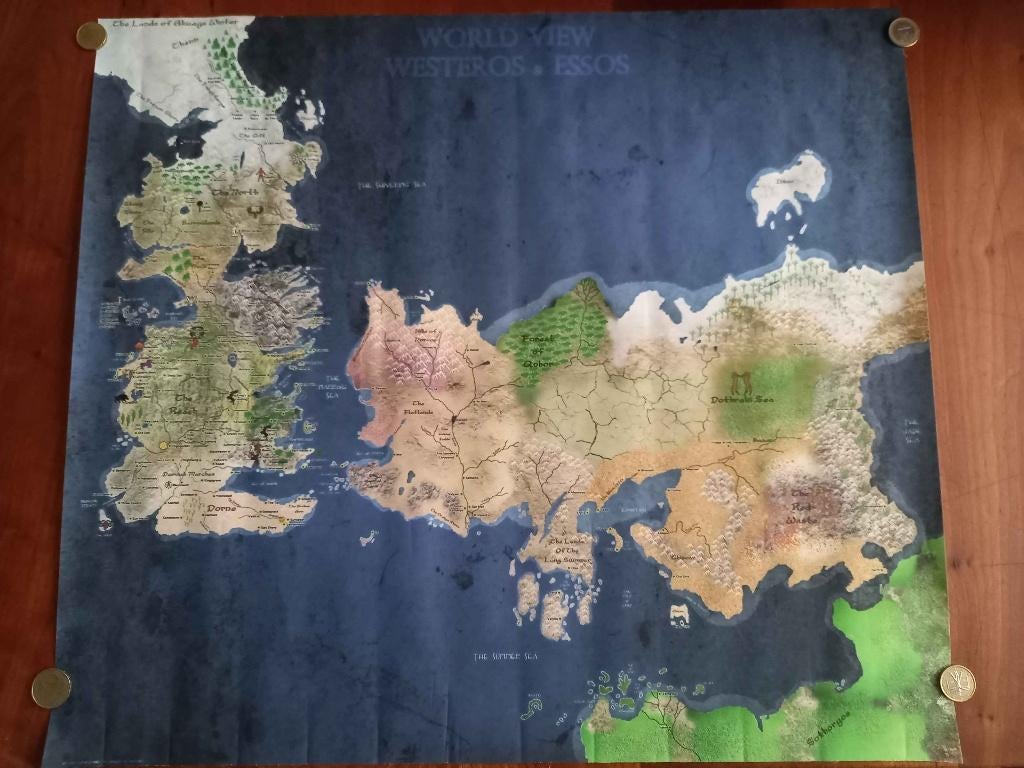 Westeros & Essos kaart map game of thrones, Ophalen of Verzenden, Zo goed als nieuw, 50 tot 75 cm, Foto of Poster