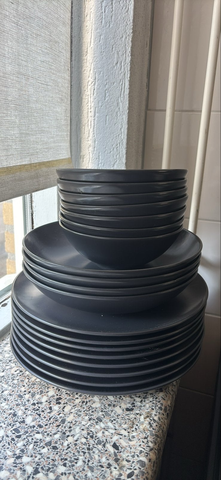 Modern zwart servies - borden en kommen, Ophalen, Gebruikt, Keramiek, Modern