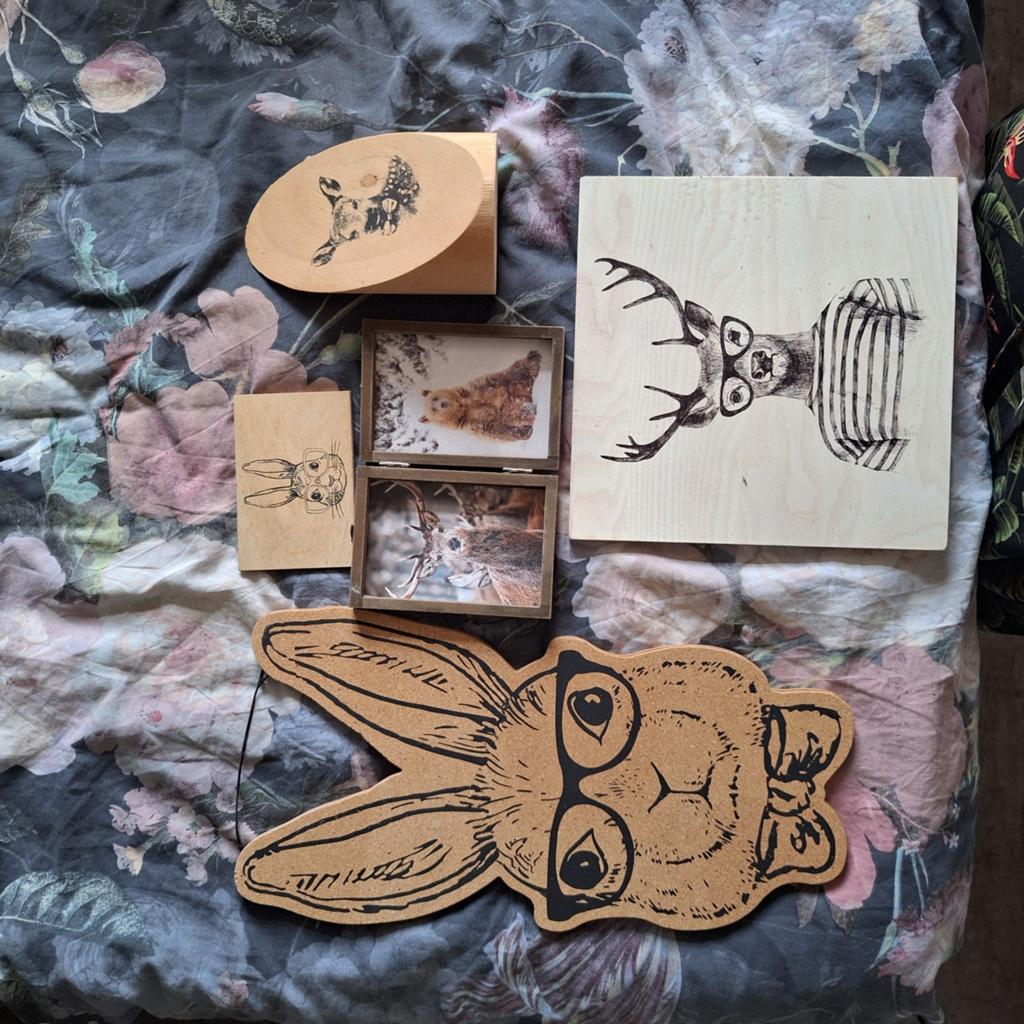 Houten decoratie: Hert, Konijn, en meer, Hout, Gebruikt, Ophalen of Verzenden, Landelijk