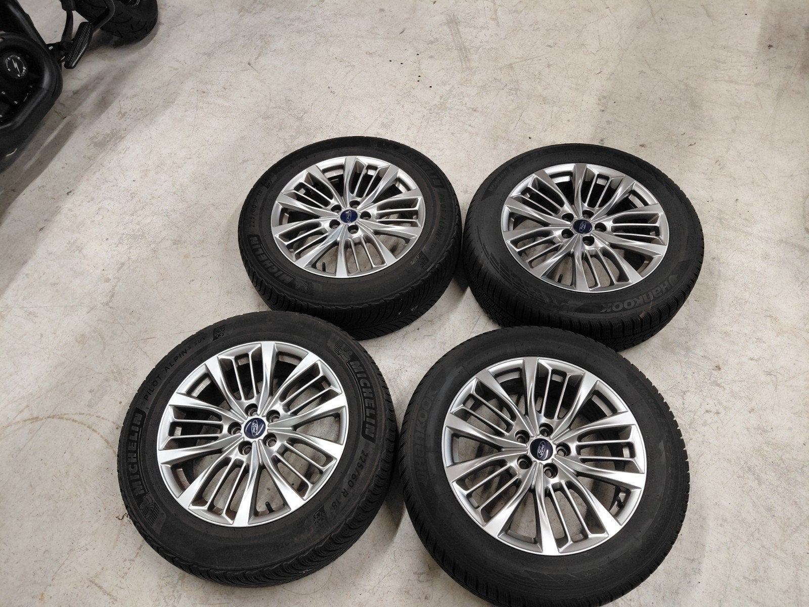 Ford Kuga Originele Vignale Velgen incl. TPMS Sensoren, Auto-onderdelen, Ophalen, 18 inch, Gebruikt, Banden en Velgen