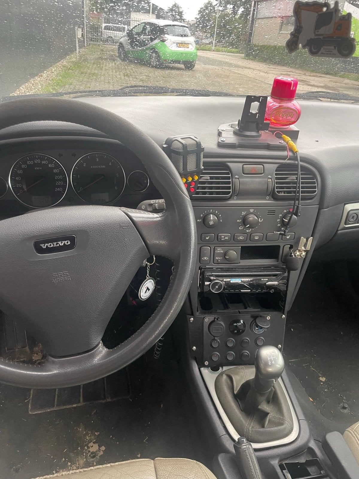 Volvo V40 1.9 TD 84KW 2004 Zwart, Auto's, Voorwielaandrijving, 1295 kg, 4 cilinders, Zwart