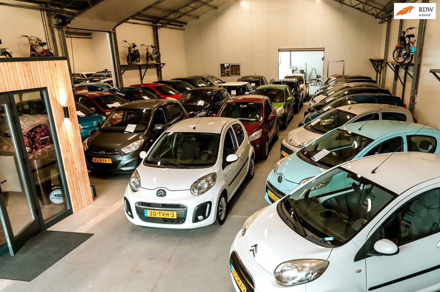 Citroen C1 / Peugeot 107 / Toyota Aygo | Altijd minimaal 20, Auto's, Voorwielaandrijving, Gebruikt, Zwart, Elektrische ramen