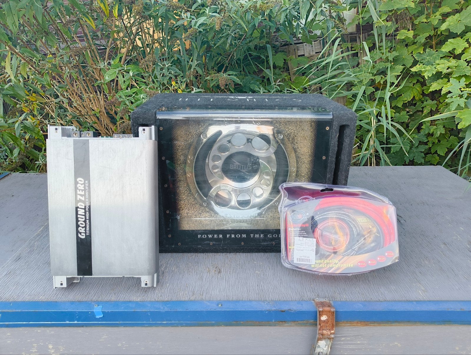 Hifonics Subwoofer 400rms + Ground Zero Versterker + Kabelse, Ophalen, Gebruikt