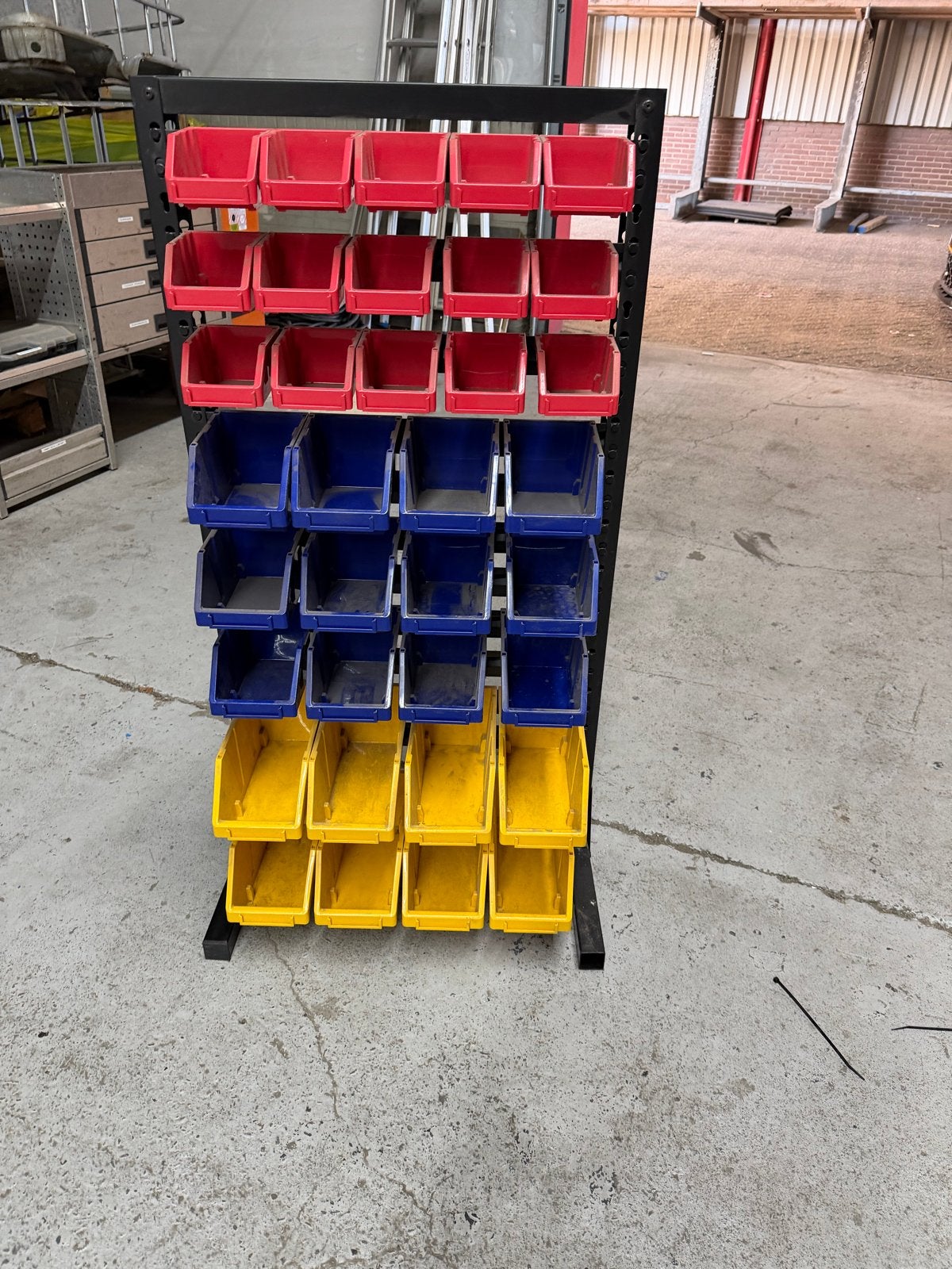 Opbergrek met diverse bakjes - Ideaal voor werkplaats/garage, Doe-het-zelf en Verbouw, Werkbanken, Ophalen