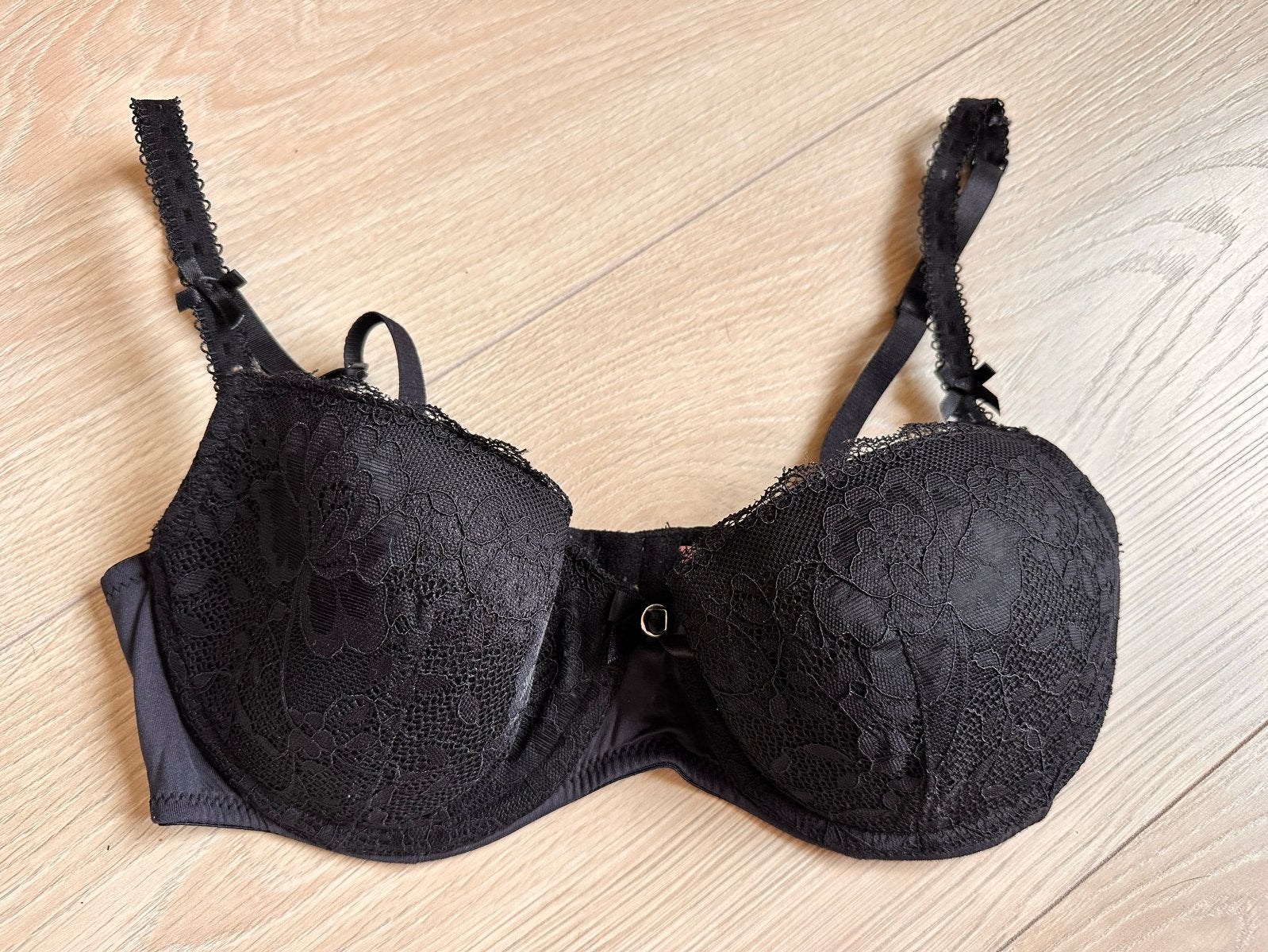 Hunkemöller Zwarte Kanten BH - Maat 75C, Ophalen of Verzenden, Zwart, BH