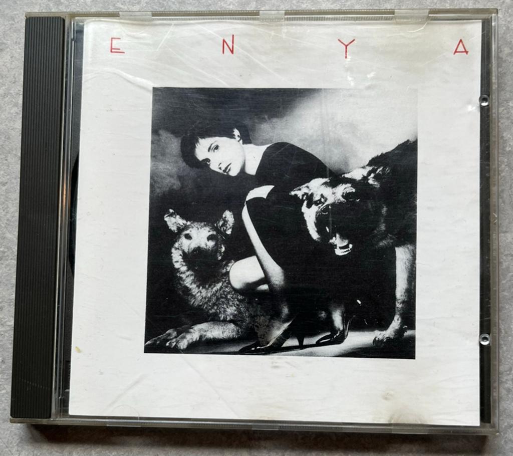 Enya - Enya (cd electropop), Ophalen of Verzenden, Gebruikt