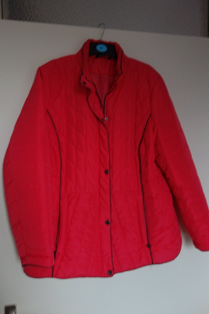 Mooie jas van Micha, Deens merk, maat 44, Kleding | Dames, Ophalen of Verzenden, Gedragen, Maat 42/44 (L), Rood