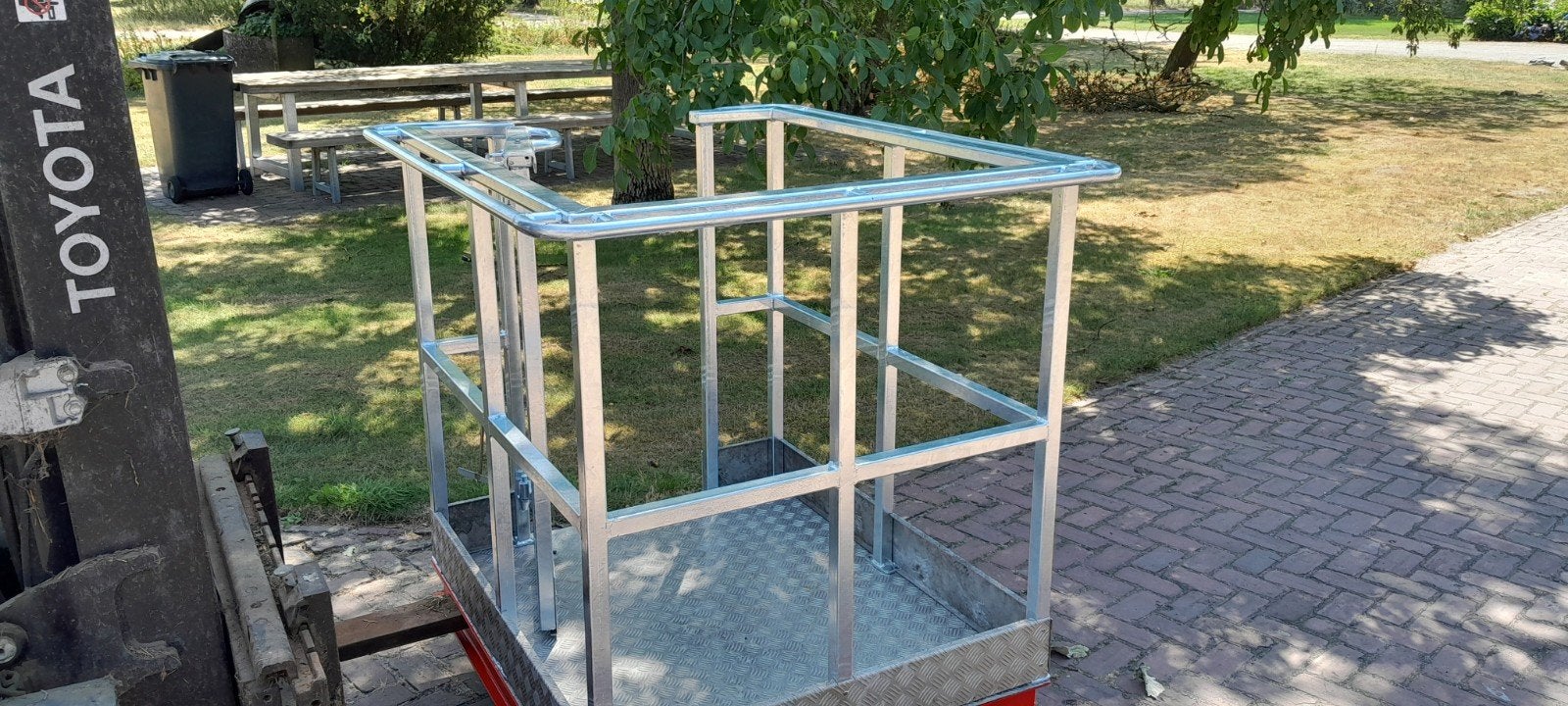 Werkbak manbak heftruck mini loader, Ophalen