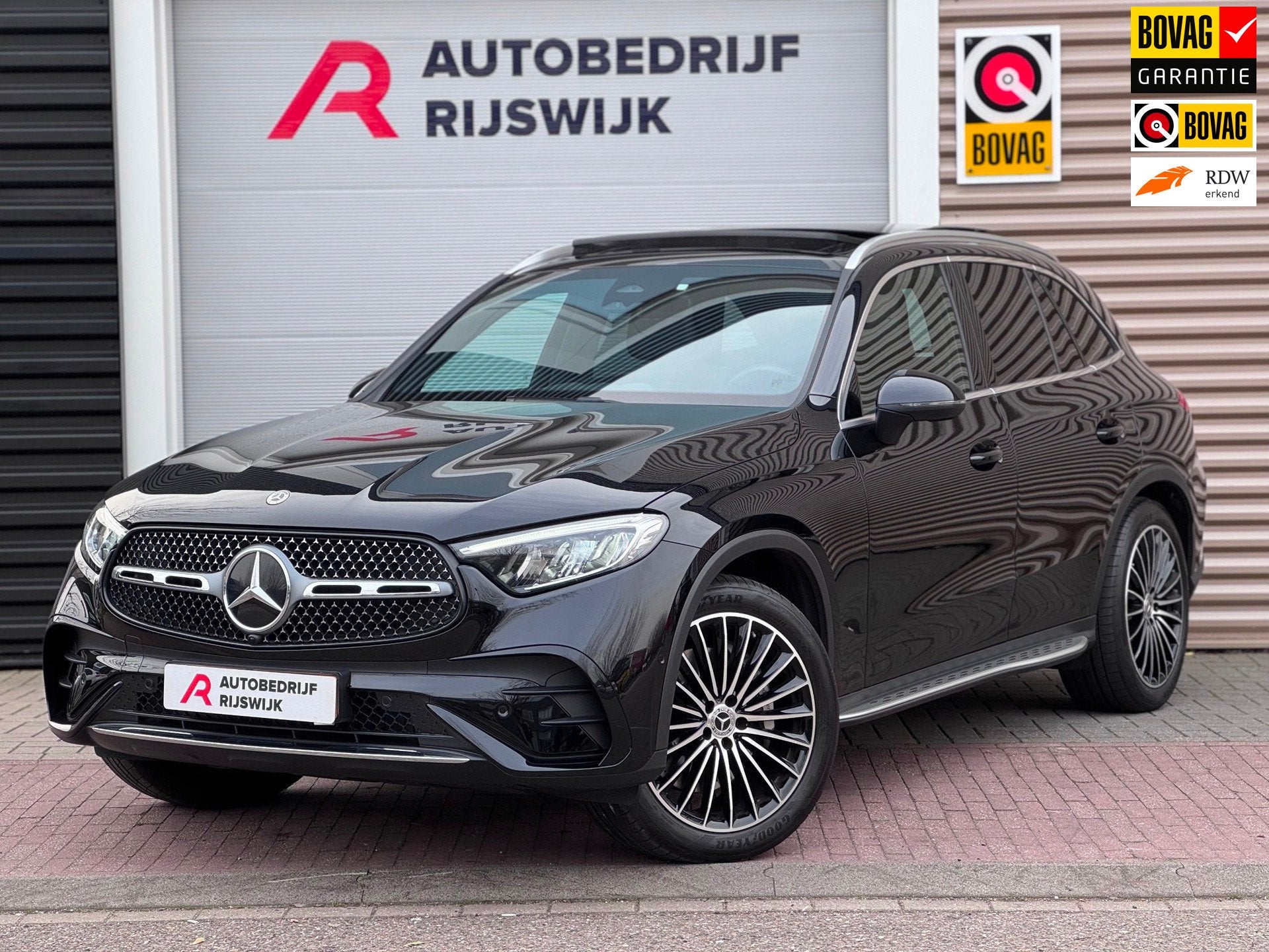 Mercedes-Benz GLC-klasse 200 4MATIC AMG Line Pano/Memory/Cam, Auto's, Automaat, Dealer onderhouden, Gebruikt, Euro 6