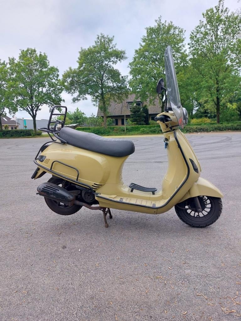 Senzo rivalux 2018 50cc blauw kenteken, Ophalen of Verzenden, Gebruikt, Benzine, Piaggio