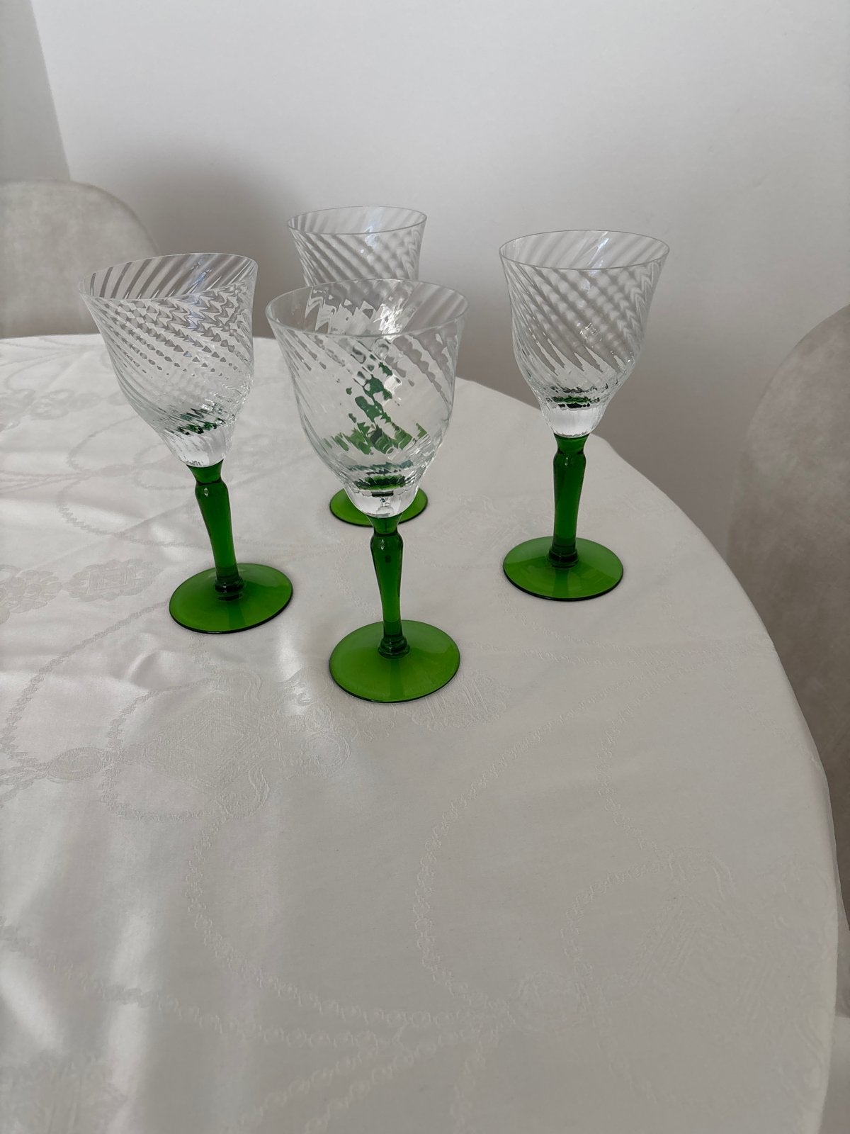 Set van 4 vintage wijnglazen met groene voet, Antiek en Kunst, Ophalen of Verzenden