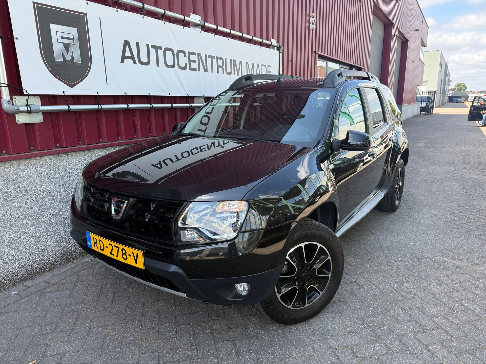 Dacia Duster 1.2 TCe 4x2 Blackshadow // Navi // Clima // PDC, Auto's, Voorwielaandrijving, 125 pk, Gebruikt, 4 cilinders