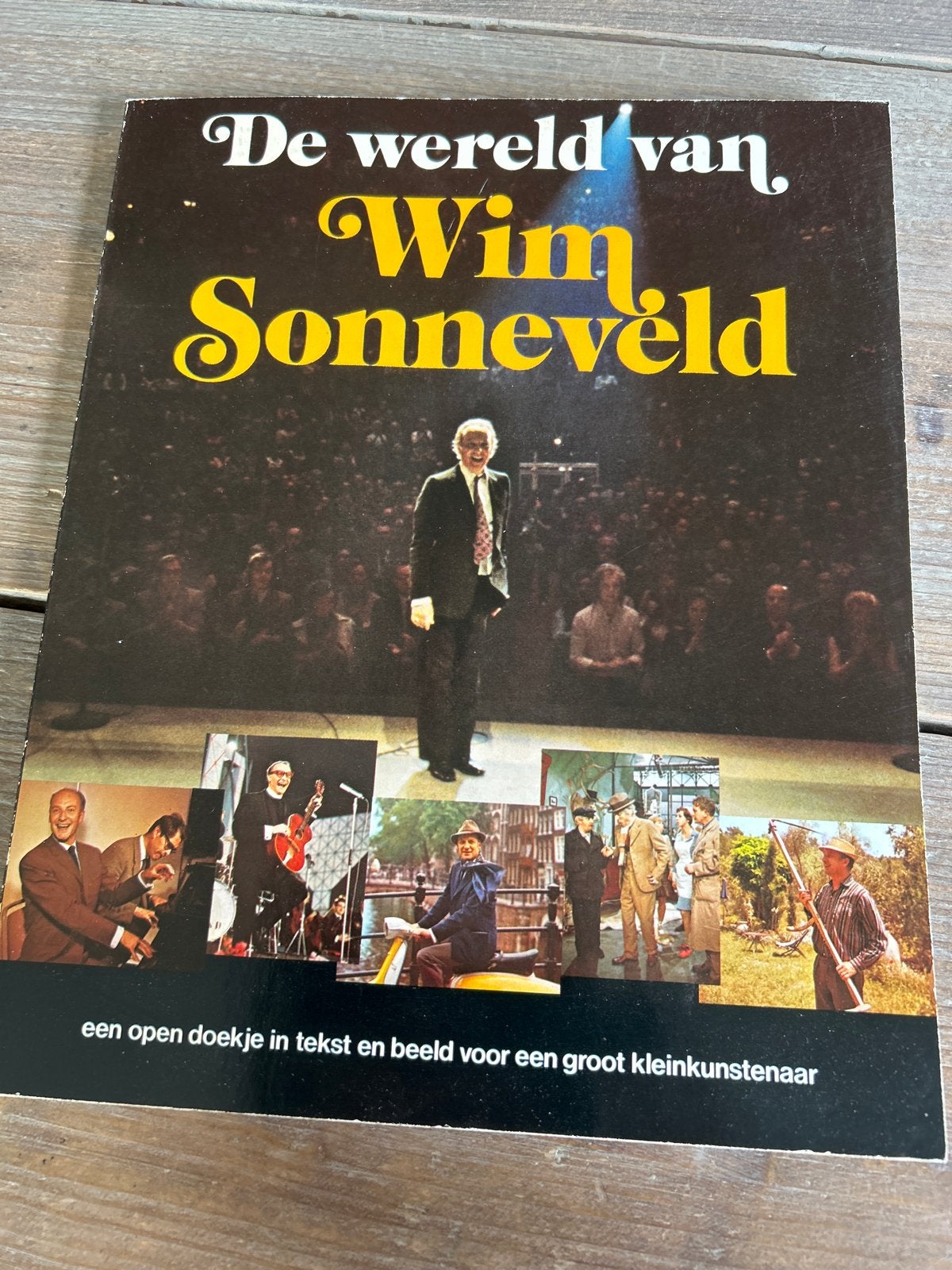 De wereld van Wim Sonneveld - Een open doekje, Ophalen of Verzenden, Gelezen, Anekdotes en Observaties