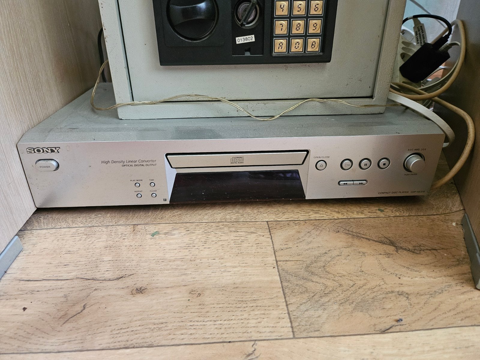 Sony CD speler met 2 Philips speakers, Ophalen, Gebruikt, Sony