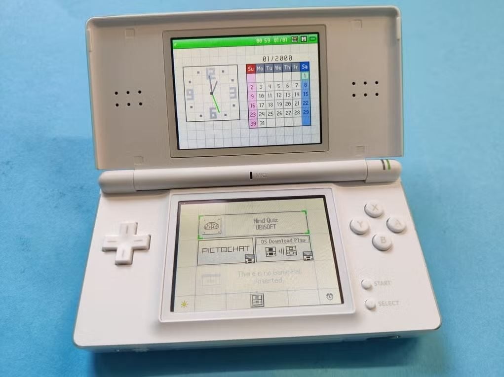 Nintendo DS Lite Wit met beschermhoes, Spelcomputers en Games, Ophalen of Verzenden, Zo goed als nieuw, Wit, DS Lite
