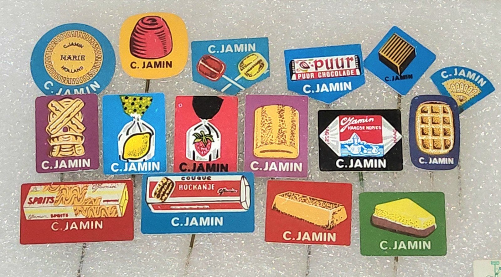 16 Vintage C. Jamin Speldjes - Snoep en Koek Reclame, Ophalen of Verzenden, Gebruikt, Overige onderwerpen, Speldje of Pin