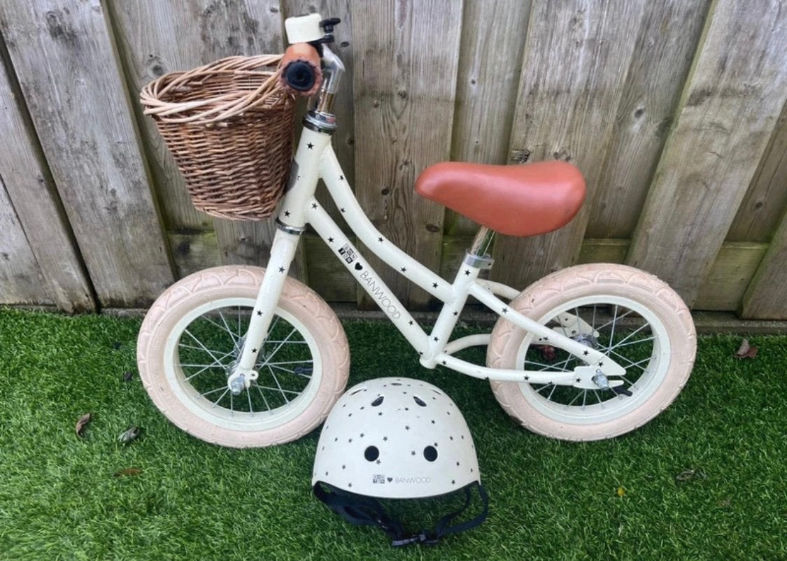 Banwood x Bonton loopfiets met bijpassende helm., Fietsen en Brommers, Fietsen | Kinderfietsjes, Ophalen
