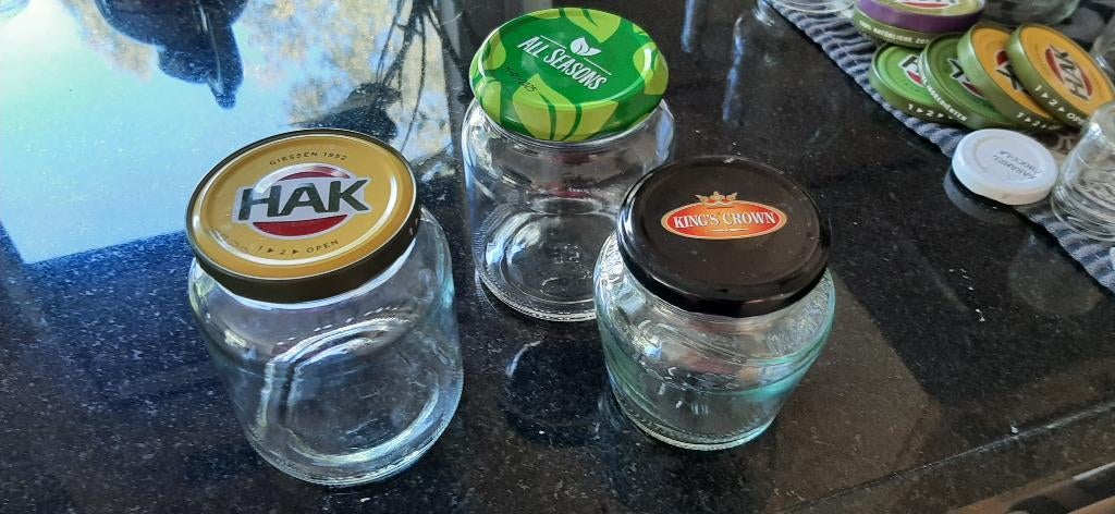 Gevraagd GRATIS glazen potten om jam te maken., Huis en Inrichting, Keuken | Potten en Pannen, Gebruikt, Pot, Bus of Blik, Glas