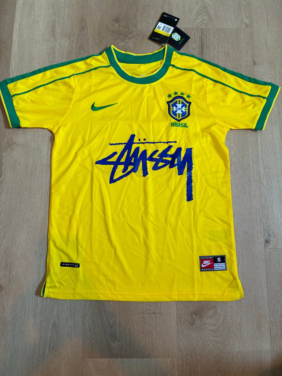 Nike x Stussy Brazil Voetbalshirt - Maat S, Verzenden, Nieuw, Maat 46 (S) of kleiner, Geel