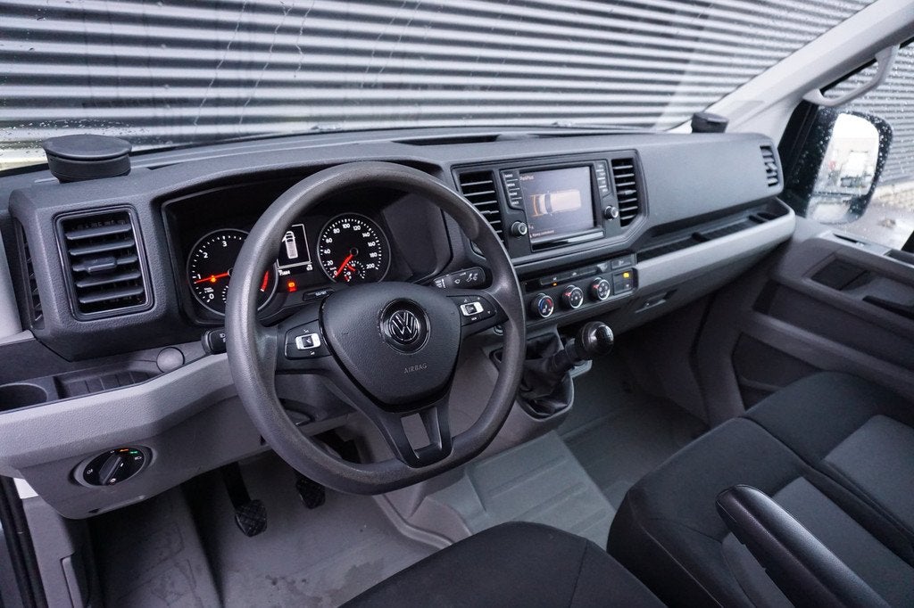 Volkswagen Crafter 35 140pk L4H3/L3H2 LED Trekhaak 18" Velge, Auto's, Bestelauto's, Voorwielaandrijving, Stof, Gebruikt, Zwart